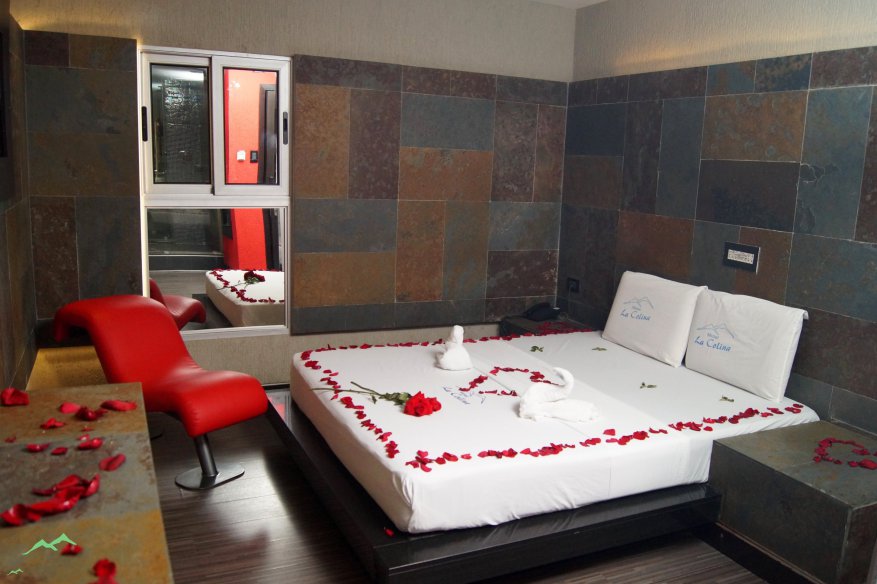 Motel La Colina :Habitacion VIP LA COLINA